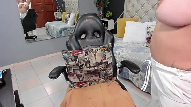 kris milff online show from 10.17.25