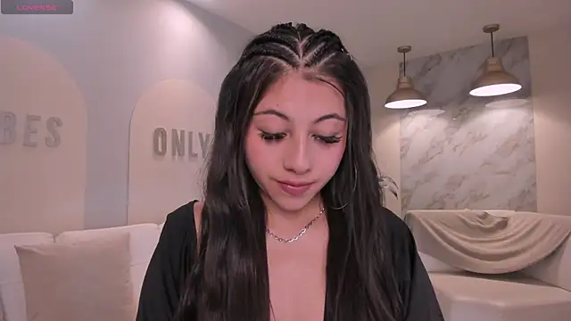 EsmeraldaGrace1 online show from 10.02.25