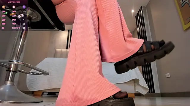 EsmeraldaGrace1 online show from 11.28.25