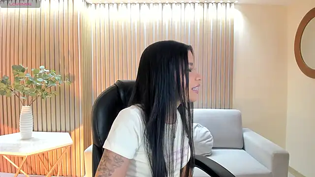 Snapshot of SophieHouston_ chatting on 06.12.26 SophieHouston online show from 06.12.26