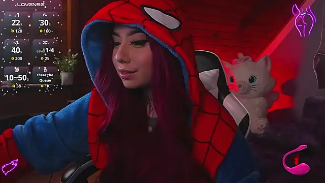 Snapshot of _Morrigan_ chatting on 11.28.25 Morrigan online show from 11.28.25