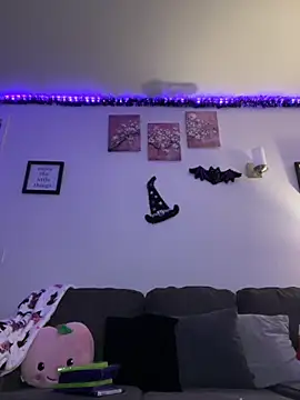 moan4mona online show from 10.16.25