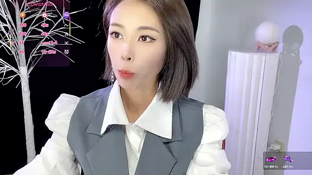 Snapshot of xiaoyue8888 chatting on 10.04.25 xiaoyue8888 online show from 10.04.25