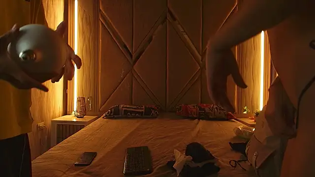 Hotcouple 222 online show from 03.18.26