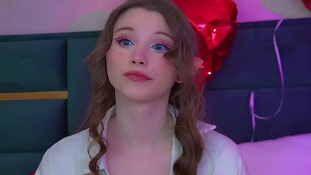 Snapshot of KeiraAsti chatting on 02.15.26 KeiraAsti online show from 02.15.26