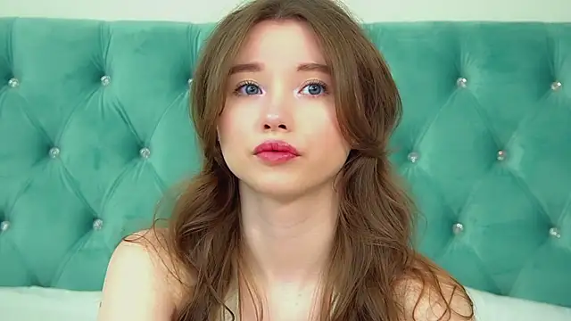 Snapshot of KeiraAsti chatting on 06.14.26 KeiraAsti online show from 06.14.26