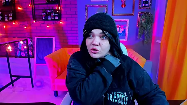 MaryHarrys online show from 11.06.25