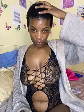 Snapshot of Caramel_Mellow chatting on 10.02.25 Caramel Mellow online show from 10.02.25