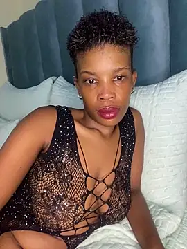 Snapshot of Caramel_Mellow chatting on 12.19.25 Caramel Mellow online show from 12.19.25