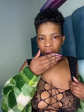 Snapshot of Caramel_Mellow chatting on 12.21.25 Caramel Mellow online show from 12.21.25