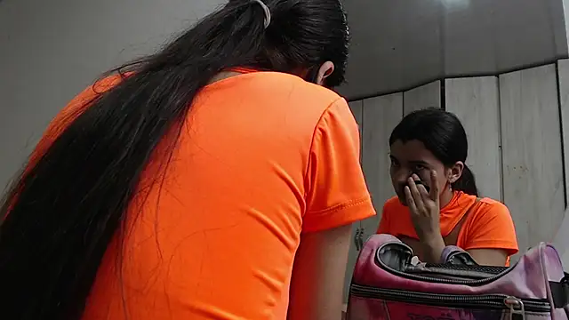 Snapshot of pinky_f00x chatting on 09.25.25 pinky f00x online show from 09.25.25