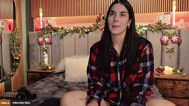 Snapshot of Angelina_Dior chatting on 12.19.25 Angelina Dior online show from 12.19.25