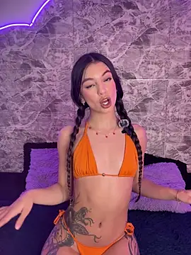 MaryAnneeXOO online show from 11.24.25