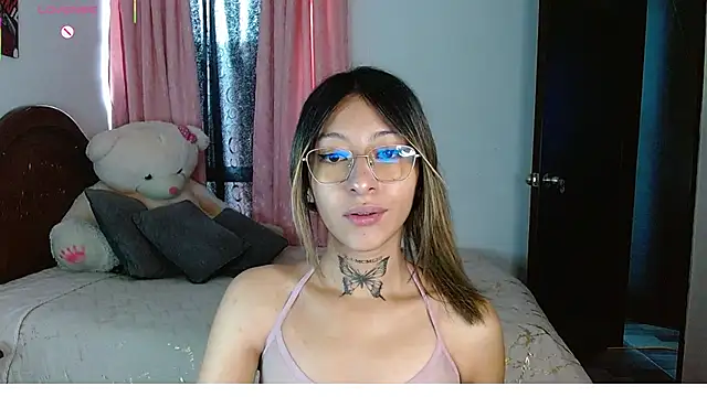 Hoolly Jones online show from 02.03.26