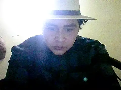Snapshot of jorgexsuil2hh chatting on 12.15.25 jorgexsuil2hh online show from 12.15.25