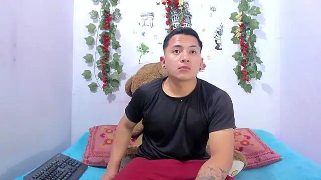 NataliaAndJulliam online show from 09.22.25