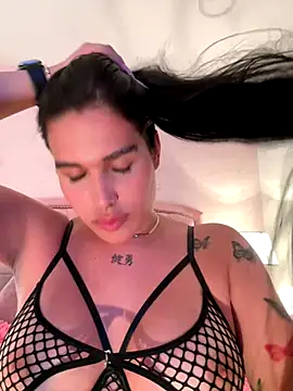 Snapshot of Bella__Wood chatting on 10.09.25 Bella Wood online show from 10.09.25