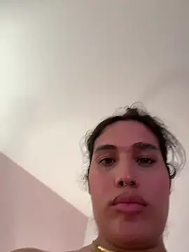 Bella  Wood online show from 05.17.26