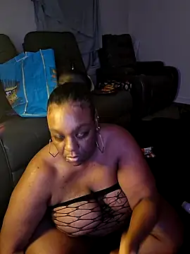Snapshot of Thickkemzz41 chatting on 04.22.26 Thickkemzz41 online show from 04.22.26