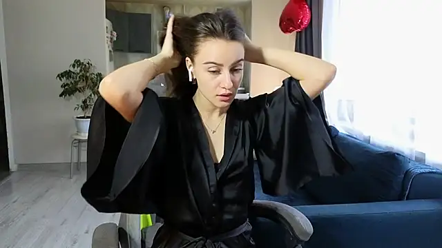 Snapshot of BelleWild chatting on 10.06.25 BelleWild online show from 10.06.25