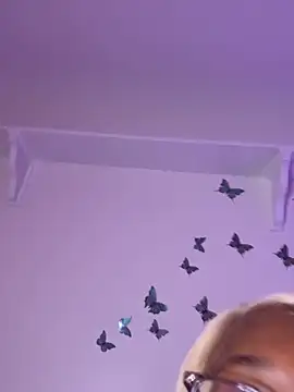 Snapshot of Moxhavix chatting on 11.13.25 Moxhavix online show from 11.13.25