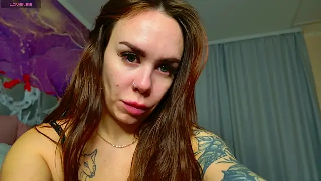 Snapshot of AnitaVensley chatting on 10.24.25 AnitaVensley online show from 10.24.25