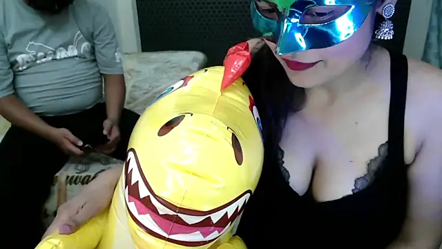 Snapshot of sexyrihana223 chatting on 04.21.26 sexyrihana223 online show from 04.21.26