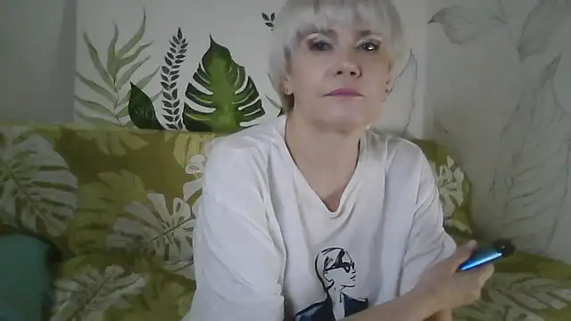 Catty Lady online show from 11.15.25