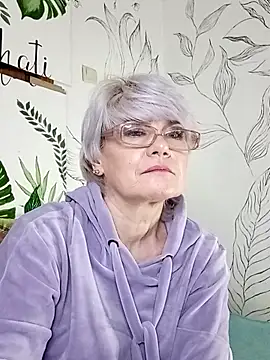 Catty Lady online show from 02.04.26