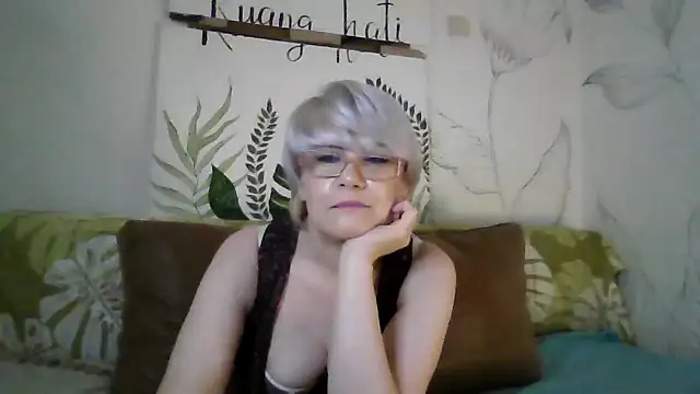 Catty Lady online show from 03.15.26