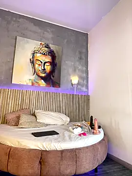 Saracooper   online show from 10.29.25