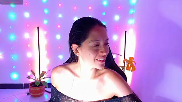 Snapshot of Sarasavage chatting on 04.20.26 Sarasavage online show from 04.20.26