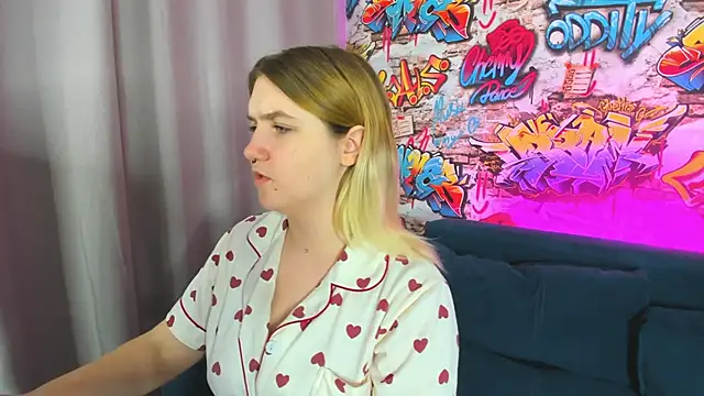 Julia Jips online show from 09.13.25