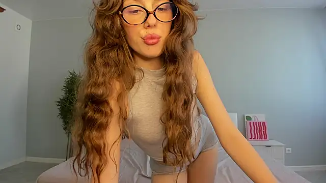 Snapshot of roxxxy_10 chatting on 10.22.25 roxxxy 10 online show from 10.22.25