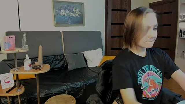 Snapshot of SammySccott chatting on 11.25.25 SammySccott online show from 11.25.25