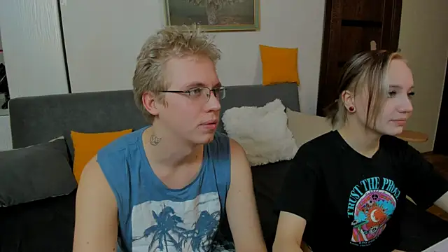 Snapshot of SammySccott chatting on 11.30.25 SammySccott online show from 11.30.25