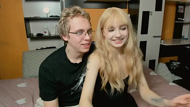 Snapshot of SammySccott chatting on 12.15.25 SammySccott online show from 12.15.25