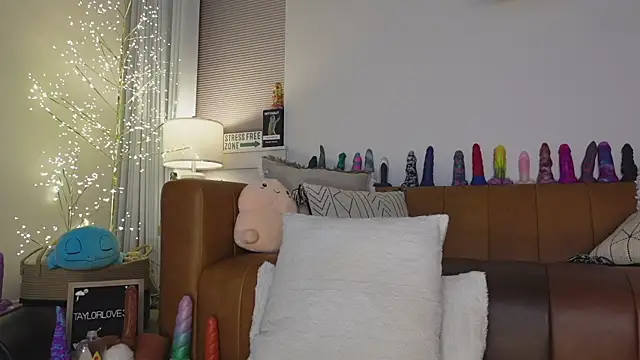 Taylorlove303 online show from 04.05.26