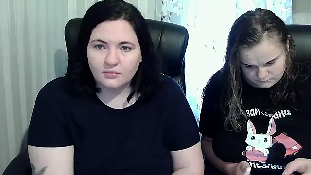 HollyXEva online show from 10.02.25