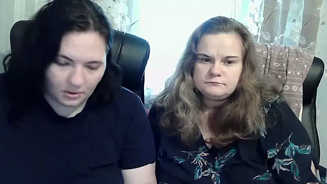 HollyXEva online show from 10.07.25