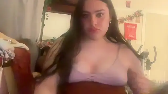 Snapshot of JenniferRobbie chatting on 05.18.26 JenniferRobbie online show from 05.18.26