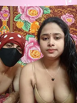 Seducing couple online show from 11.28.25