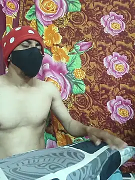 Snapshot of Seducing_couple chatting on 02.18.26 Seducing couple online show from 02.18.26