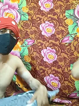 Snapshot of Seducing_couple chatting on 02.21.26 Seducing couple online show from 02.21.26