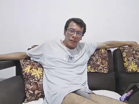 skinnylatino51 online show from 10.23.25