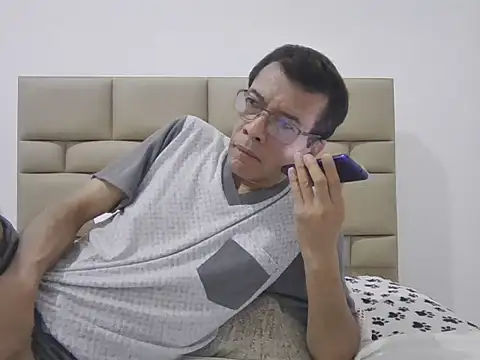 skinnylatino51 online show from 02.19.26