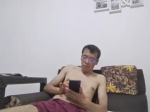 Snapshot of skinnylatino51 chatting on 07.20.26 skinnylatino51 online show from 07.20.26