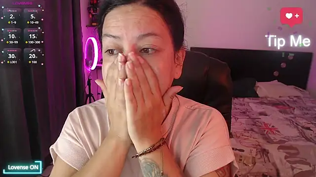 Snapshot of Abbyjoness21 chatting on 11.11.25 Abbyjoness21 online show from 11.11.25