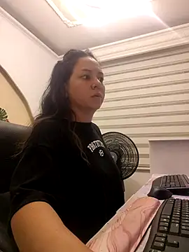 Snapshot of Abbyjoness21 chatting on 11.17.25 Abbyjoness21 online show from 11.17.25