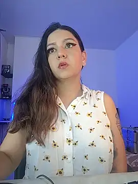 Snapshot of Abbyjoness21 chatting on 12.04.25 Abbyjoness21 online show from 12.04.25